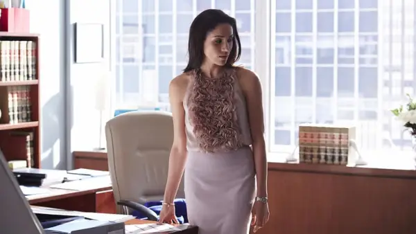 Rachel Zane Wearing Tonal Outfits in 