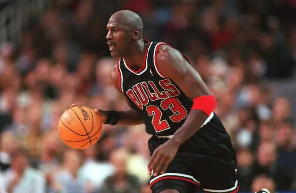 UNITED STATES - NOVEMBER 07: NBA 97/98 CHICAGO BULLS; Michael JORDAN/CHICAGO BULLS (Photo by Alexander Hassenstein/Bongarts/Getty Images)