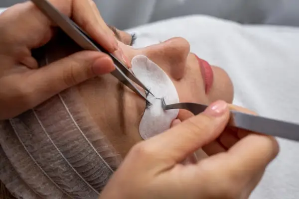 How Much to Tip For Lash Services