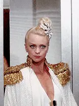 When She Reminds Herself How Fierce She Is With 1 Quick Glance