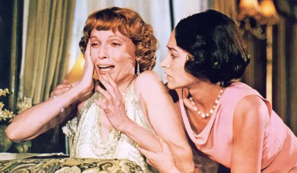 DEATH ON THE NILE, from left: Mia Farrow, Olivia Hussey, 1978, Paramount/courtesy Everett Collection