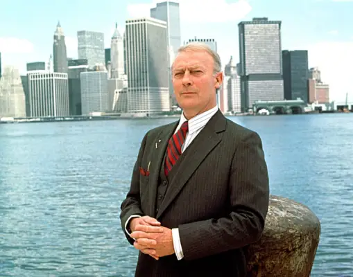 THE EQUALIZER, Edward Woodward, 1985-89, (c)Universal TV/courtesy Everett Collection