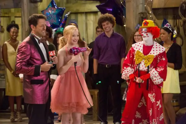 LIV & MADDIE, l-r: Kurt Long, Dove Cameron in 