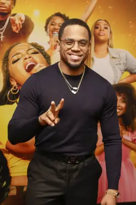 Does Tristan Mack Wilds Sing in 