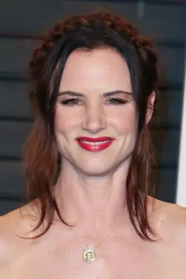 Juliette Lewis as Erica