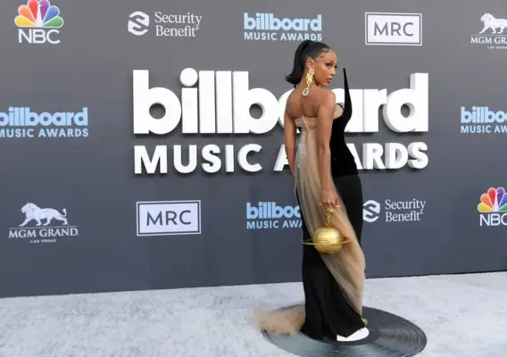 Doja Cat at the 2022 Billboard Music Awards