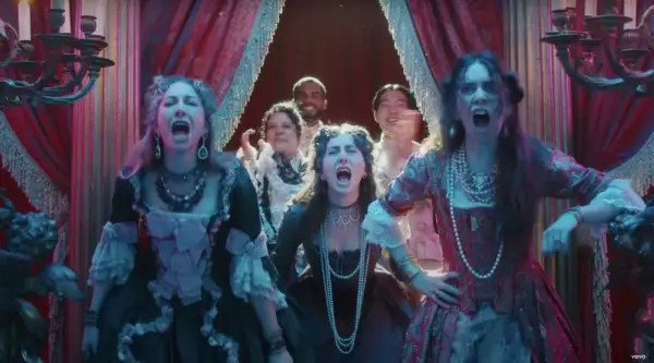 The Haim Sisters in Taylor Swift