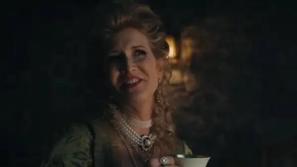 Laura Dern in Bejeweled
