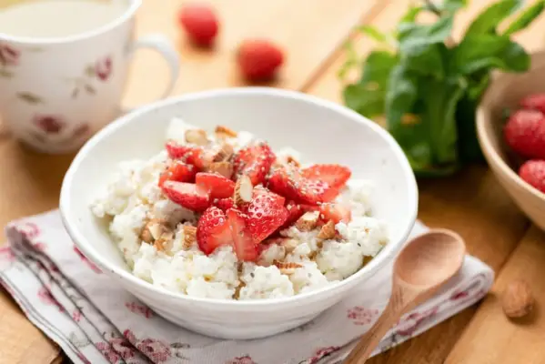 Cottage Cheese and Fruit