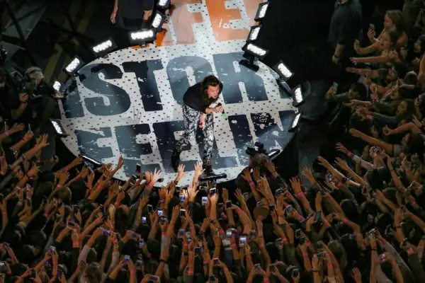 Harry Styles Performing on Jimmy Kimmel Live in 2015