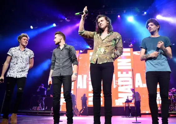 One Direction Performing at Triple Ho Show in San Jose, CA, in 2015