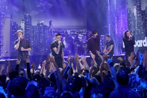 One Direction Performing on Dick Clark