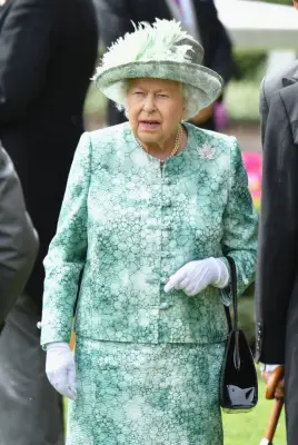 When You Catch a Reflection of Your Outfit