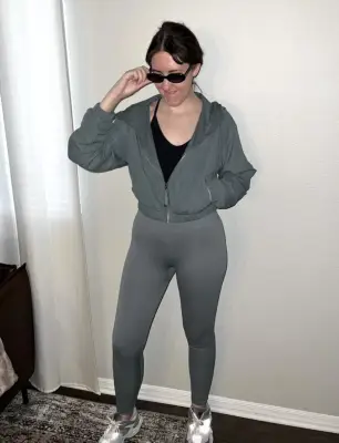 Forever 21 Seamless Strappy Sports Bra and Active High-Rise Leggings