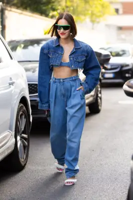 Denim Trend 2025: Pleated Trousers