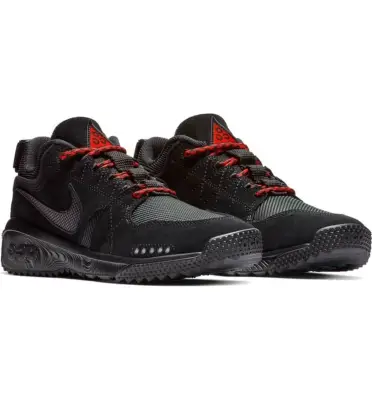 Nike ACG Dog Mountain Trail Shoe