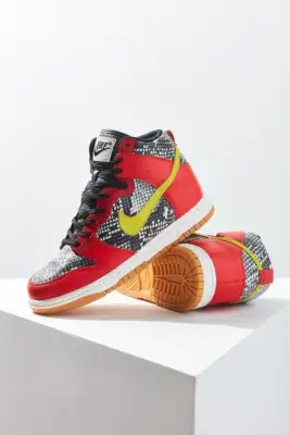 Nike Dunk High LX Sneaker