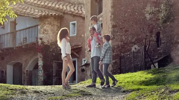 House Hunters Family