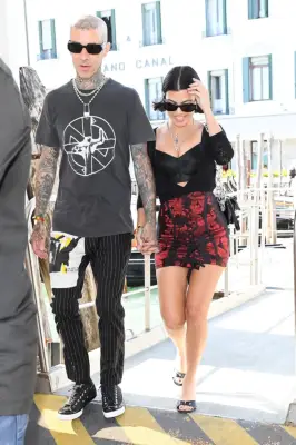 2020: Travis Barker and Kourtney Kardashian Start Dating