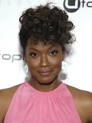 Cassandra Freeman as Vivian Banks