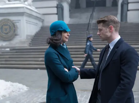 Ben McKenzie and Morena Baccarin