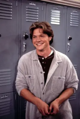 Nate Richert as Harvey Kinkle