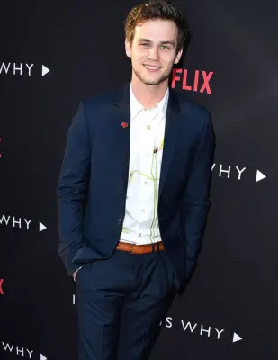 Brandon Flynn as Justin Foley