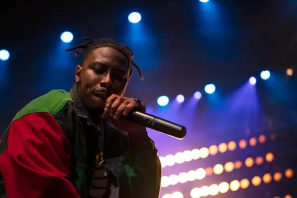 TJ Atoms as Russell Tyrone Jones, aka Ol