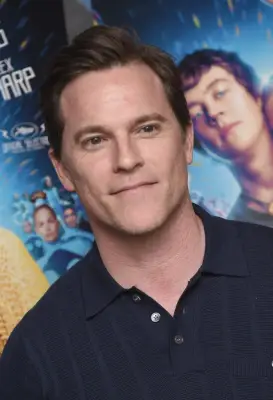 Mike Doyle as Thomas Buehl