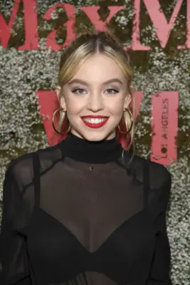 Sydney Sweeney as Cassie Howard