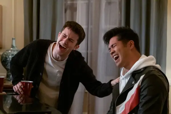 13 REASONS WHY (L TO R) DYLAN MINNETTE as CLAY JENSEN and ROSS BUTLER as ZACH DEMPSEY in episode 405 of 13 REASONS WHY Cr. DAVID MOIR/NETFLIX 2020