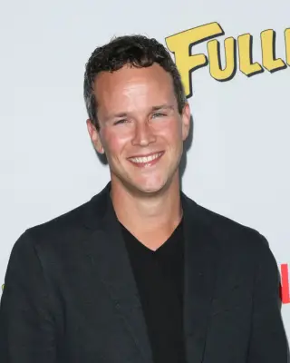 Scott Weinger as Steve Hale
