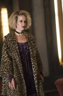 Hypodermic Sally, Hotel
