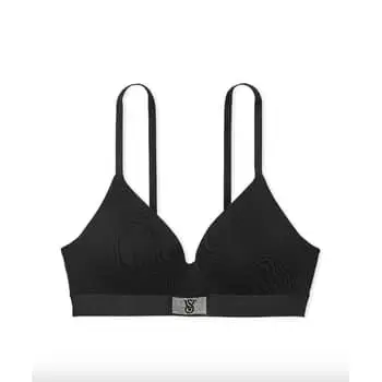 BROOKLYN, NEW YORK - OCTOBER 15: Carla Bruni walks the runway during the Victoria