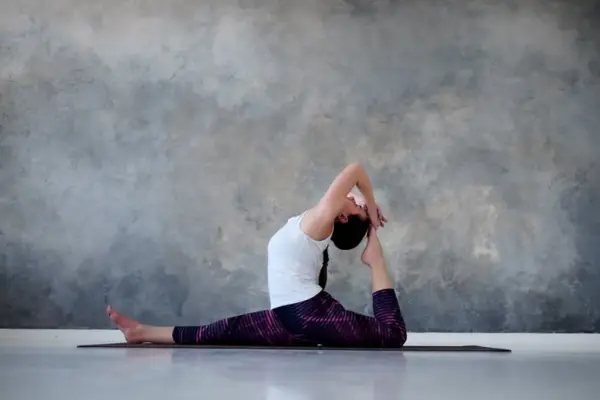 Advanced Yoga Pose: King Pigeon Splits